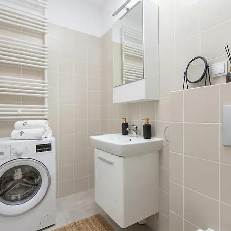 Urban Chic - Premium City-center On Pereca Street *