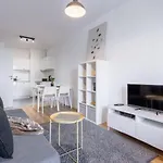 Urban Chic - Premium City-center On Pereca Street Apartment *