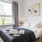 Urban Chic - Premium City-center On Pereca Street Warsaw