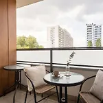 Urban Chic - Premium City-center On Pereca Street Warsaw