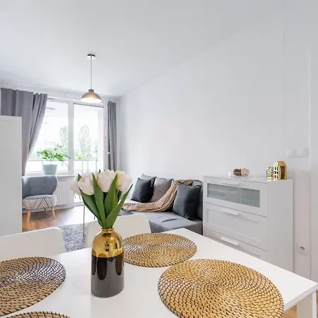 Urban Chic - Premium City-center On Pereca Street