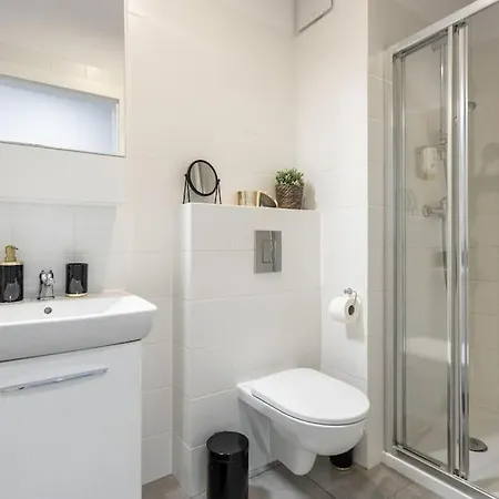 Urban Chic - Premium City-center On Pereca Street