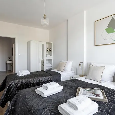 Urban Chic - Premium City-center On Pereca Street